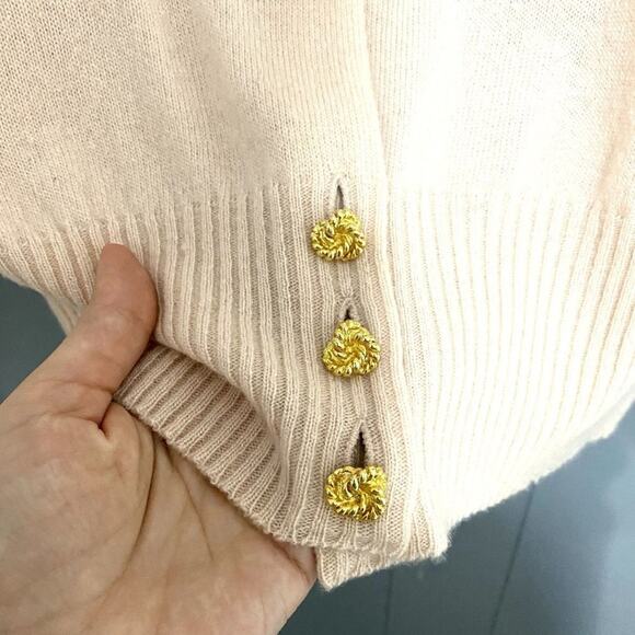 Vintage Sutton Studio Cashmere Baby Pink Knotted Gold Buttons Classic Cardigan M - Picture 3 of 6